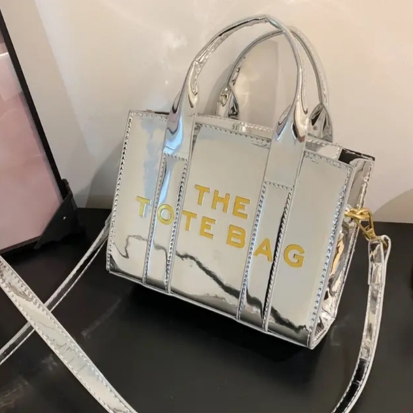 Mini Tote in Silver .Brand New 💎 - Picture 3 of 4